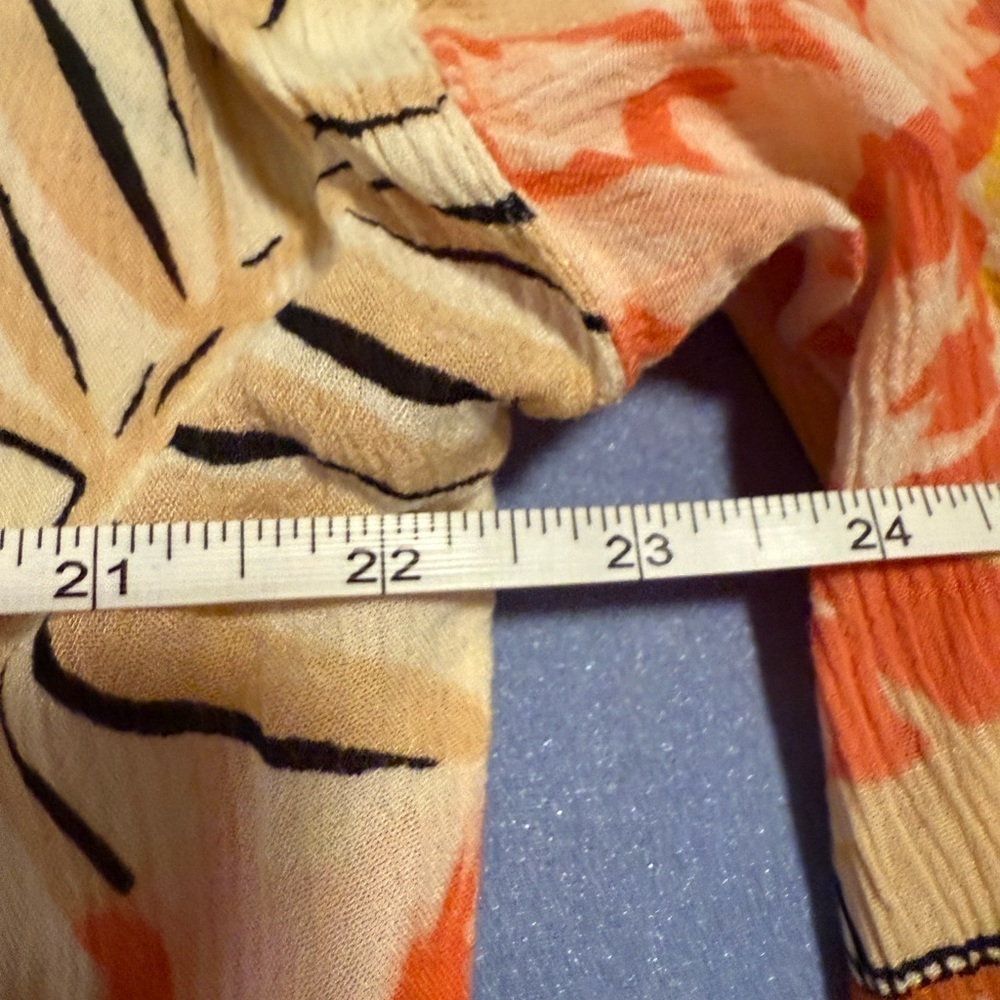Billabong Floral Cape with Multicolor Design - Picture 6 of 7